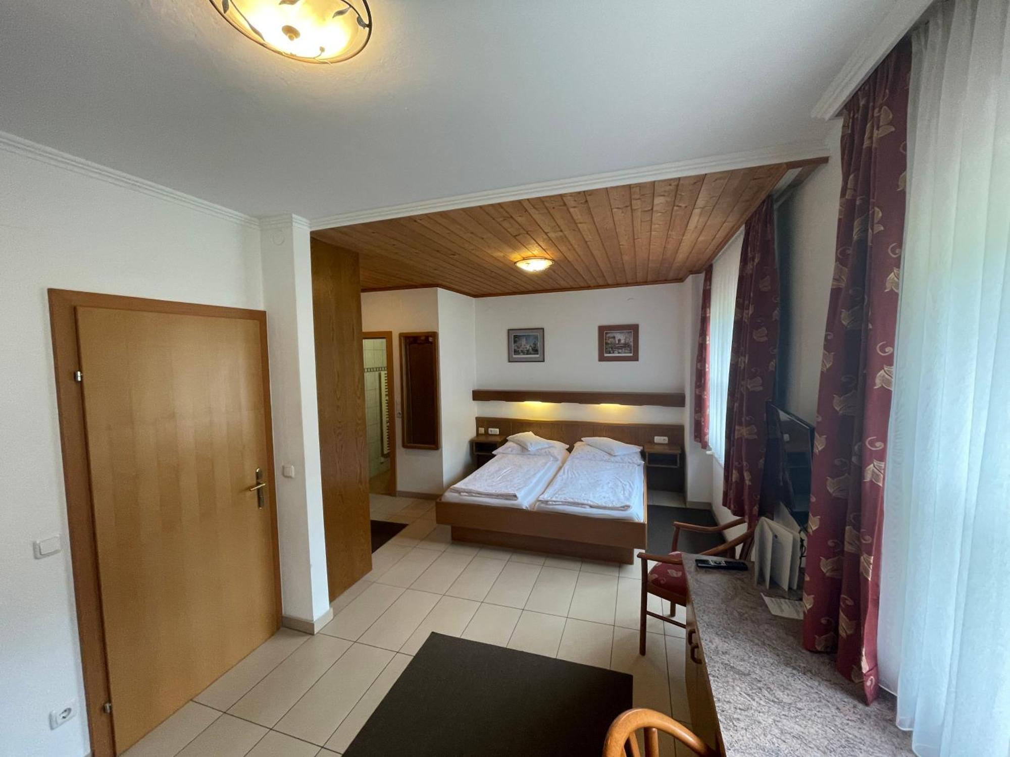 Restaurant-Pension Dorfwirt Bad Kleinkirchheim Bagian luar foto