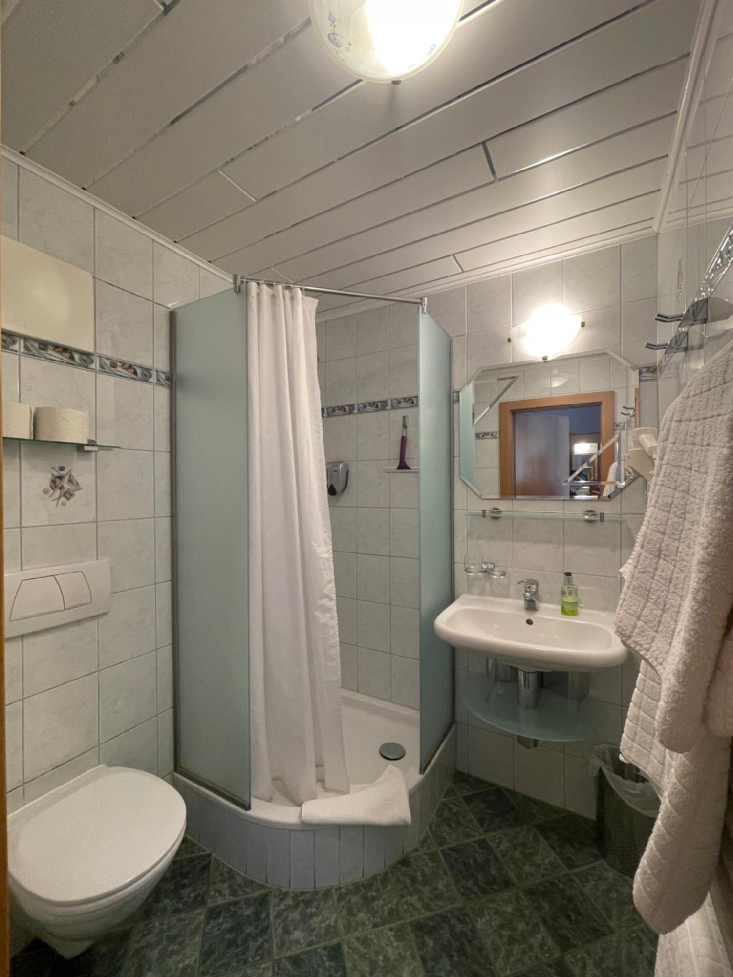 Restaurant-Pension Dorfwirt Bad Kleinkirchheim Bagian luar foto