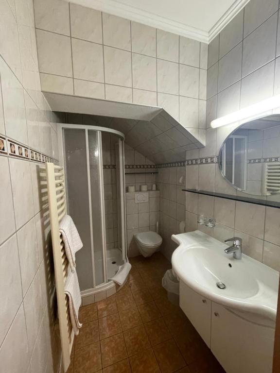 Restaurant-Pension Dorfwirt Bad Kleinkirchheim Ruang foto